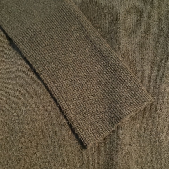 Hunter green sweater dress! 🌲 - Picture 4 of 5